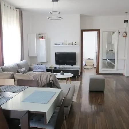 Appartamento Nys Spacious Tirana